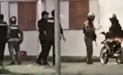 Veinte personas rodeaban una casa en Rawson y adentro los esperaba algo escondido en el nicho de gas