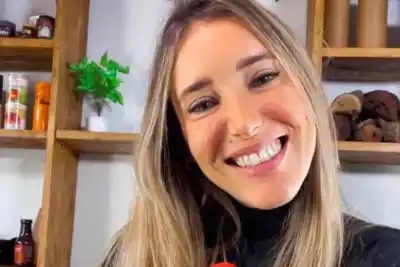 Puli Cocina soñó toda la vida con ser mamá: el diagnóstico que lo cambió todo y el viaje que la llevó a cumplirlo