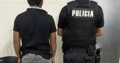 Un adolescente fue interceptado con un arma en una escuela: así actuaron las autoridades para evitar una tragedia