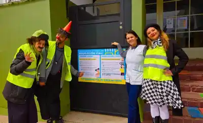 Santa Rosa: la campaña que sorprendió a los chicos con "paya-tránsitos" en cinco escuelas