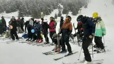 Bariloche: los chicos de la Escuela Municipal de Montaña cambiaron el esquí por la montaña y ya tienen plan para la primavera