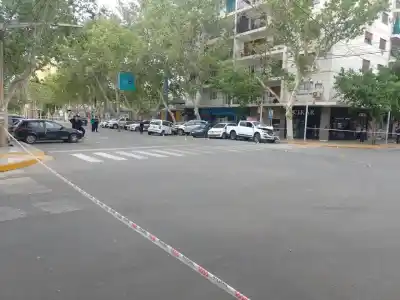 El conductor despedido del auto sigue en terapia intensiva: la Justicia ya tiene las cámaras