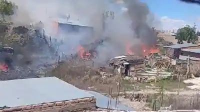 Prendieron fuego en Bella Vista y las llamas llegaron hasta un galpón: lo que hallaron los bomberos