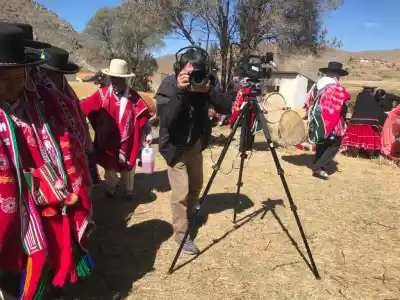 El director de cine que duerme con las comunidades llega a Rosario: qué grabará y qué enseñará