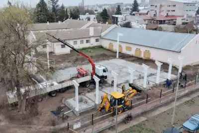 Zapala: la escuela más antigua de la ciudad ya tiene fecha para su SUM, pero el avance sorprende