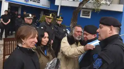 Caleta Olivia: el emotivo homenaje al subcomisario Trujillo en el aniversario del Comando de Patrullas
