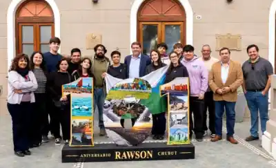 Rawson manda 20 jóvenes al encuentro con el Papa: la bandera que llevarán