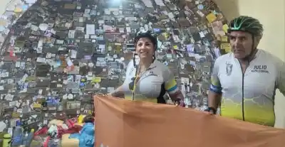 Pedalearon 540 kilómetros desde Alpa Corral: el motivo que los llevó hasta la Difunta Correa