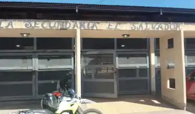 Un adolescente fue detenido en una escuela con un arma cargada: la pericia que decidirá su futuro