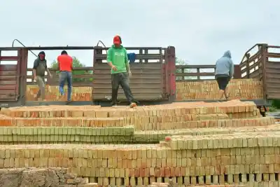 Los ladrillos de Castelli cruzaron a Formosa: el número que mueve al sector