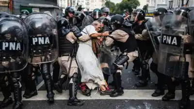 La muestra de fotoperiodismo más importante del país llega a Rosario con una jornada que marcó a la prensa