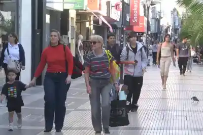 ¿Por qué a 1 de cada 5 paranaenses no le alcanza la plata para terminar el mes?