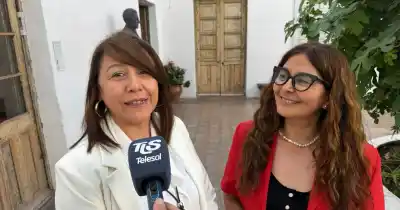 Doce estudiantes subieron al escenario de la Casa Natal de Sarmiento: lo que recibieron no fue un diploma común