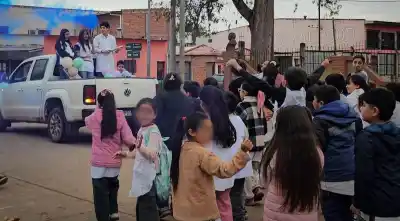 Cuatro chicos salteños viajan a la final nacional de matemática: quién es la nena que se llevó todas las miradas