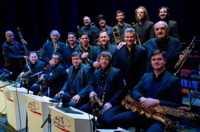 Paraná cierra su congreso de canto con una big band de 45 años y cuatro voces invitadas