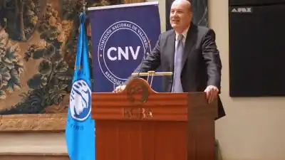 Sturzenegger manda al Congreso la reforma que desata una fuerte interna en el mercado