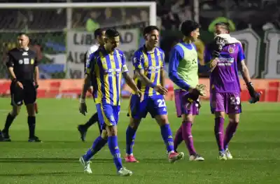 Central la pasó mal en Banfield, pero se trajo un empate que vale más de lo que parece