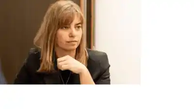 Diputada lanza polémica definición sobre quienes opinan en redes: “Son nadies”