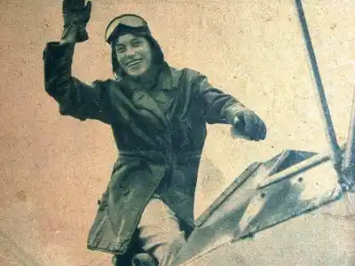 La nena que quedó huérfana en la guerra y a los 14 ya volaba: el récord que todavía nadie pudo romper