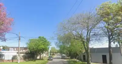 La esperaban en la vereda: 5 hombres la ataron con alambre y se llevaron una caja fuerte