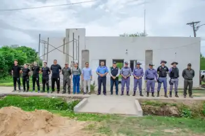 El ministro recorrió las obras del destacamento rural, pero lo que anticipó después es lo que esperan los productores