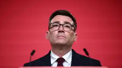 Burnham frena el plan para rearmar al Reino Unido: la cifra que desvela a Londres