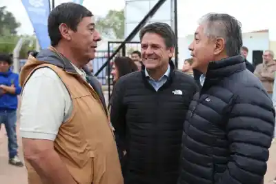 Inauguraron la cancha del Club Progreso: las escuelas ya pidieron un lugar