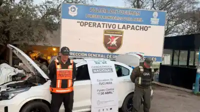 Gendarmería los buscaba desde Salta: la patrulla tucumana los frenó en el km 896 y adentro había mucho más que un auto
