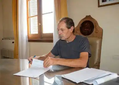 Un intendente bonaerense queda contra las cuerdas: la Justicia le exige las pruebas de una obra clave