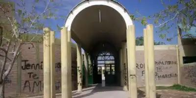 Una pelea entre dos alumnos de una escuela de Caucete terminó con los padres a los golpes en el patio