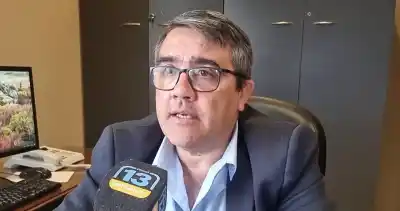 Deben la cuota alimentaria y ahora les pesa en el registro de conducir: cómo se activa la inhabilitación