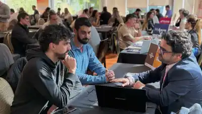 Rosario se llena de franquicias y los emprendedores ya eligen con quién reunirse