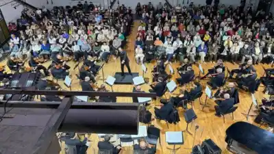 El estreno que nadie vio venir: una obra rusa sonó por primera vez en Paraná y el autor estaba en la sala