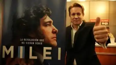 El biógrafo de Milei apuntó contra la Iglesia a días de la llegada del Papa: "Amanerados"