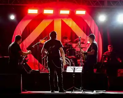 Poncho Rock: diez bandas y un sorteo que puede llevarte a ver a Iron Maiden