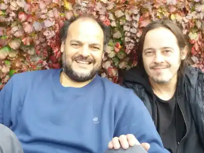 Dos músicos de larga amistad se reencuentran sobre un escenario de Merlo