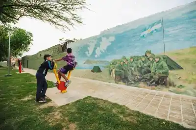 Había un mural elegido por los vecinos y nadie podía adivinar a quién homenajea