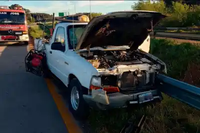 Iba por la Autovía Artigas cuando un ciervo se cruzó: el conductor terminó con fracturas graves