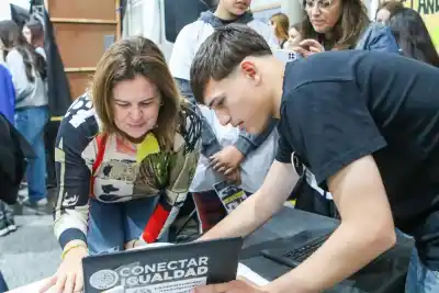 General Pico: cientos de familias recorrieron los stands del "Rumbo al Secu" para elegir secundaria