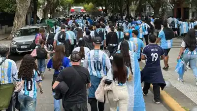 Messi se despide en el Monumental y los santafesinos ya copan la previa: qué hará el Puente Colgante