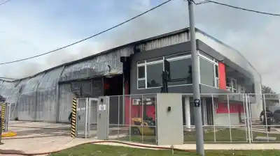 Reparaban una máquina en la panificadora de Burzaco: el fuego se descontroló y murió el dueño