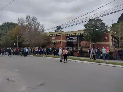 Demora en Monteros con la apertura de las escuelas donde se vota