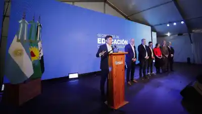 Kicillof inauguró un CAPS en Almirante Brown y apuntó contra Milei por la salud