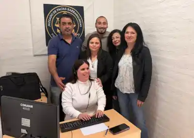 Una agente con discapacidad visual trabaja en el Juzgado de Faltas de Barranqueras: el cambio que ya es realidad