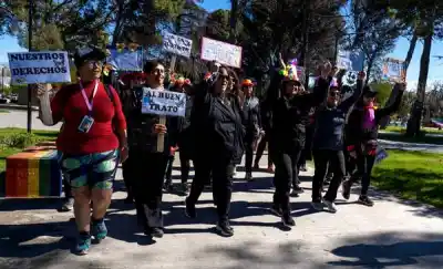 Rawson: la plaza se llenó de abuelos que levantaron su voz