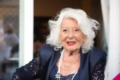 Tiene 106 años, viaja sola y se hizo famosa en Instagram: la nonna que reveló qué la mantiene viva