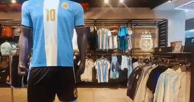 Messi se despide y Mendoza ya se pelea la camiseta: dónde encontrarla y cuánto sale