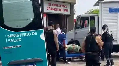 Iba caminando a la Catedral de Moreno y un camión lo atropelló: el dato que complica al chofer