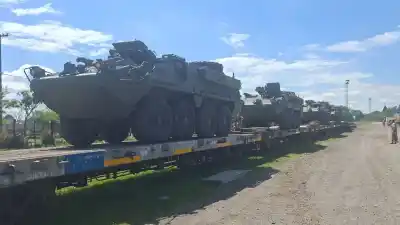 El Ejército ya carga sus tanques TAM 2C-A2 y Stryker rumbo a Brasil: dónde se verán