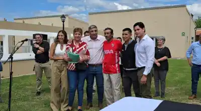 Tartagal: 16 mayores de 60 ya tienen las llaves de su casa en el complejo con pileta y huertas